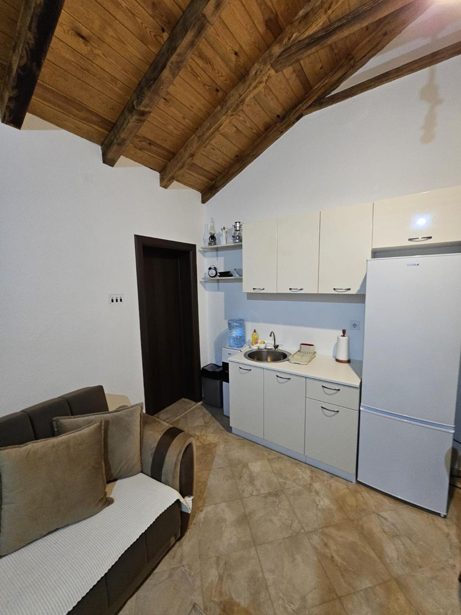 Lakeview Jolicic Appartement *
